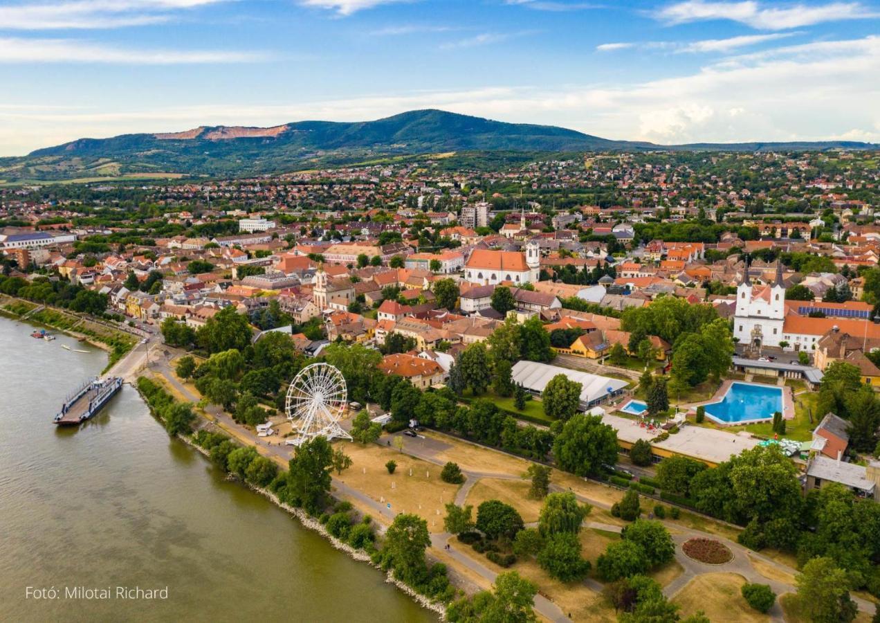 Becsi Kapu Apartman Apartment Vác Екстериор снимка